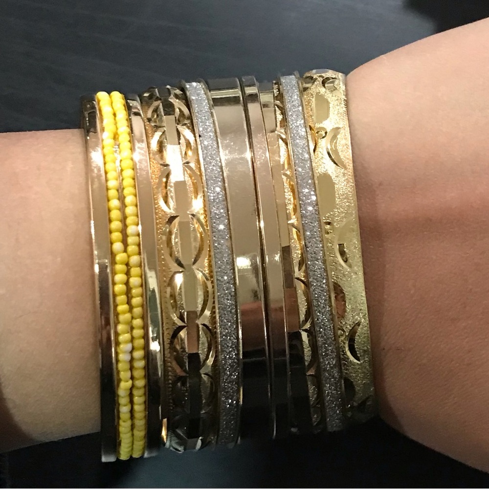 Lot Of 8 Gold Tone Assorted Bangles Bracelets